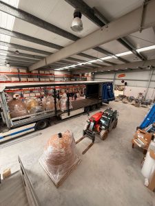 Four avec réchaud finition brique.